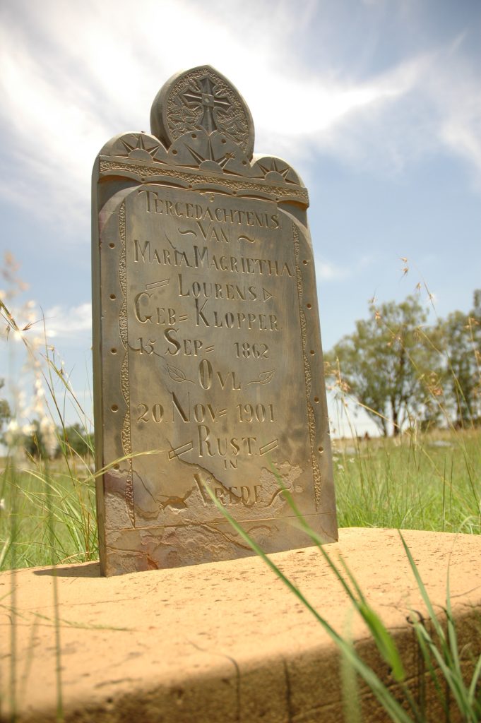 Een van die grafte by die Vredefortweg-konsentrasiekampterrein tussen Sasolburg en Koppies in die Vrystaat.